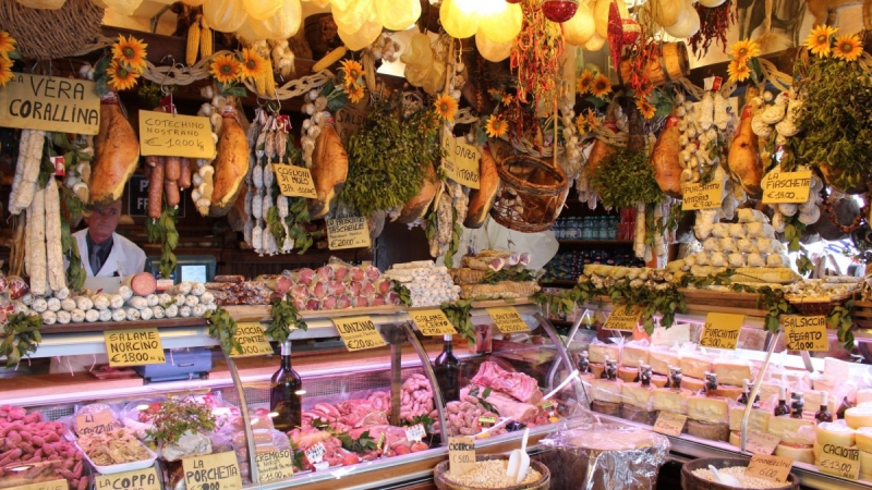 boucherie-BORMES LES MIMOSAS-min_norcia_butchery_cold_cuts-342231